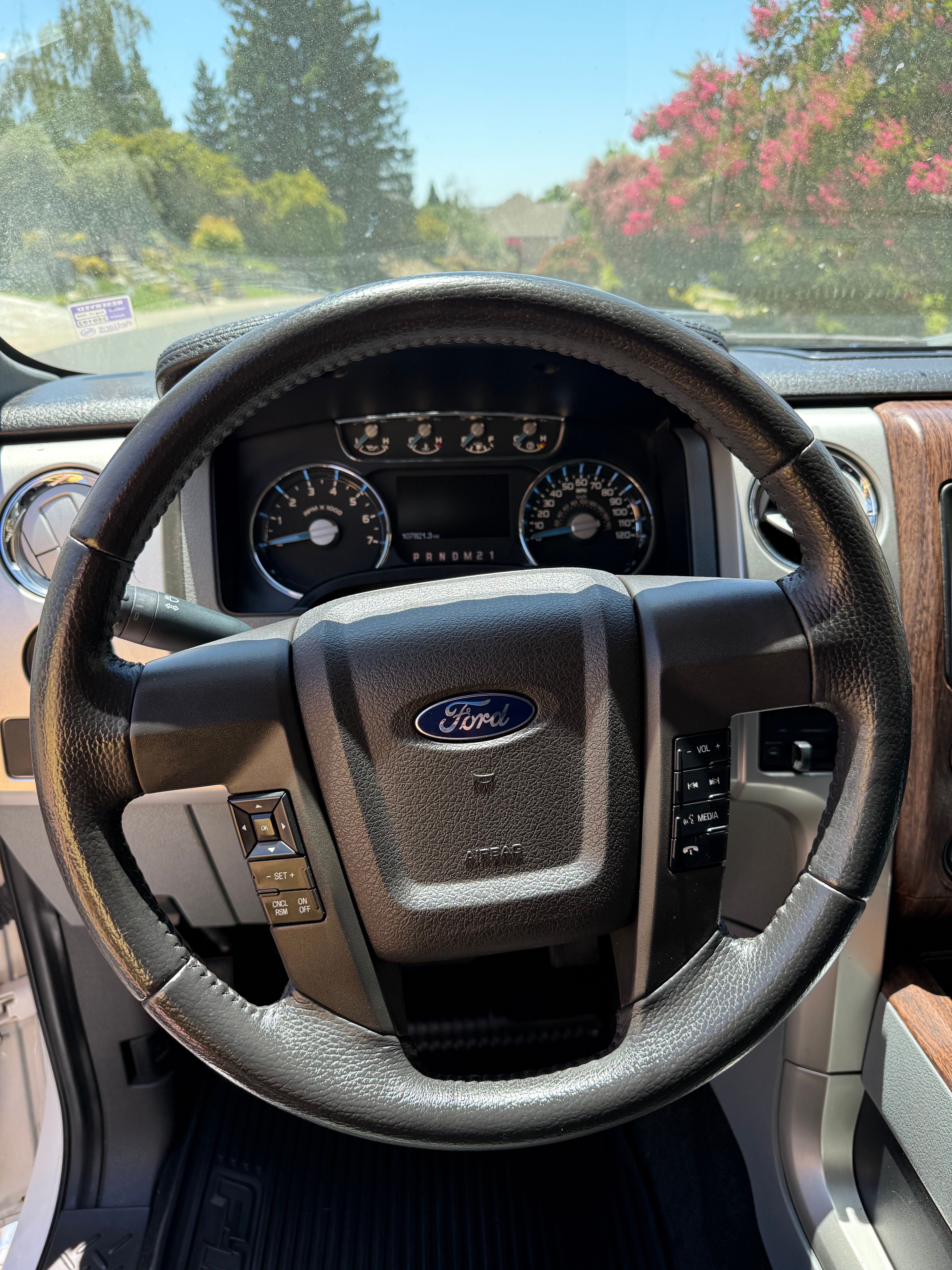 Used 2013 Ford F150 Lariat w/ Luxury Equipment Group AWD/4WD image 2