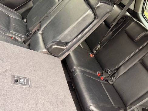 Used 2017 Toyota Highlander XLE image 9