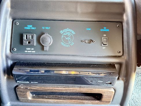 Used 2024 Ford Transit 250 148 Medium Roof Extended AWD image 24