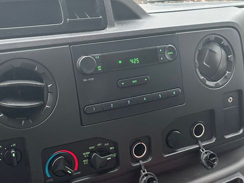 Used 2015 Ford E-350 and Econoline 350 Super Duty w/ Power Windows & Locks Group image 12