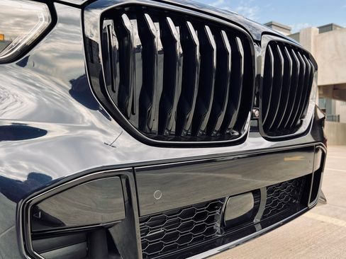 Used 2022 BMW X5 M50i w/ Executive Package image 13