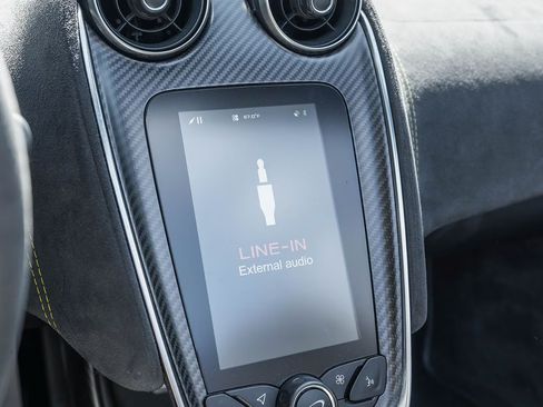 Used 2018 McLaren 570S Spider RWD image 12