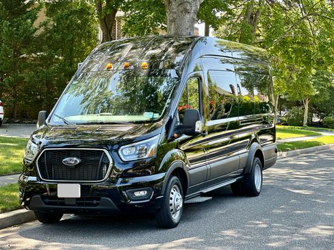 Used 2023 Ford Transit 350 XLT RWD image 1