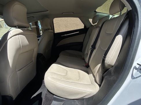 Used 2017 Ford Fusion Titanium FWD image 9