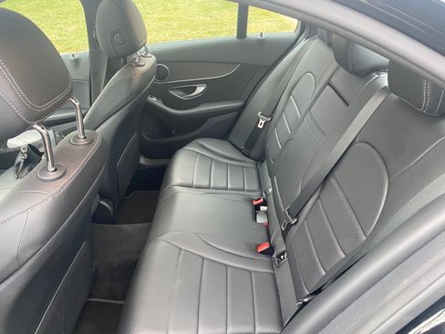 Used 2019 Mercedes-Benz C 300 4MATIC Sedan image 7