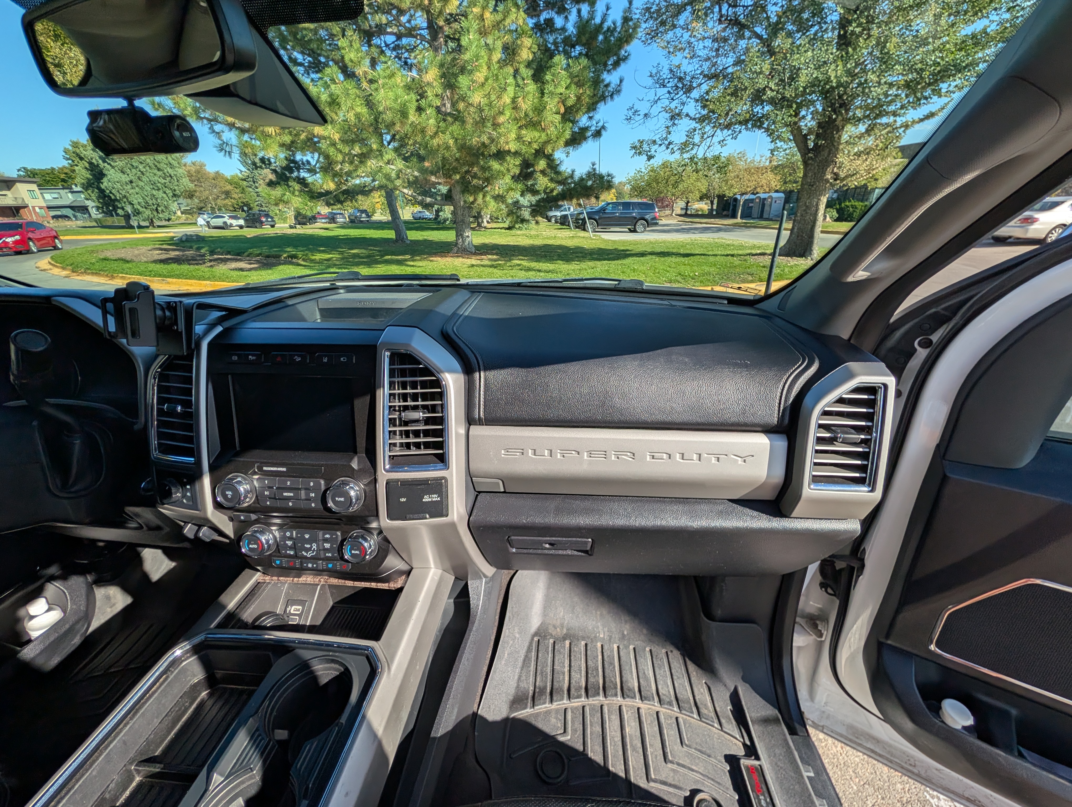 Used 2017 Ford F350 Lariat w/ Lariat Ultimate Package AWD/4WD image 12