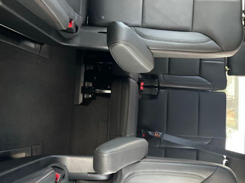 Used 2024 Chevrolet Suburban RST w/ Luxury Package image 11