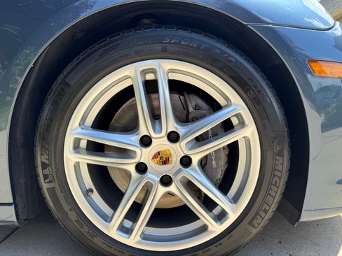 Used 2012 Porsche Panamera 4 image 12
