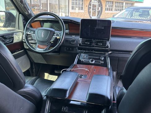 Used 2020 Lincoln Navigator Reserve w/ Equipment Group 208A Reserve image 11