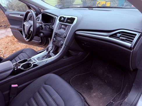 Used 2013 Ford Fusion SE image 8