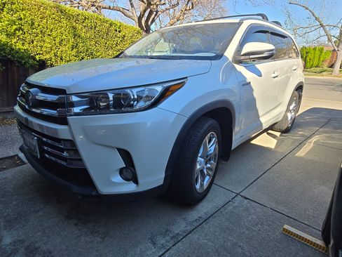 Used 2018 Toyota Highlander Limited image 6