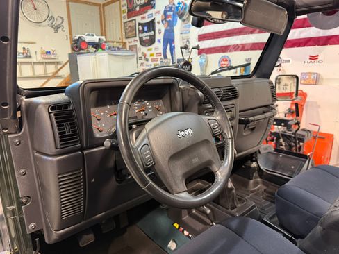 Used 2005 Jeep Wrangler X w/ Willys Edition Group image 9