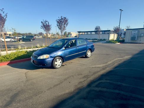 Used 2005 Toyota Corolla CE image 4