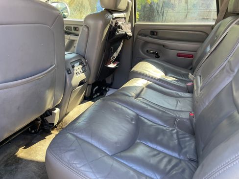 Used 2004 GMC Yukon Denali image 6