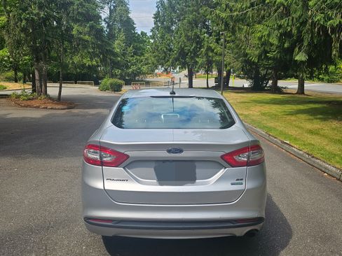 Used 2014 Ford Fusion SE image 12