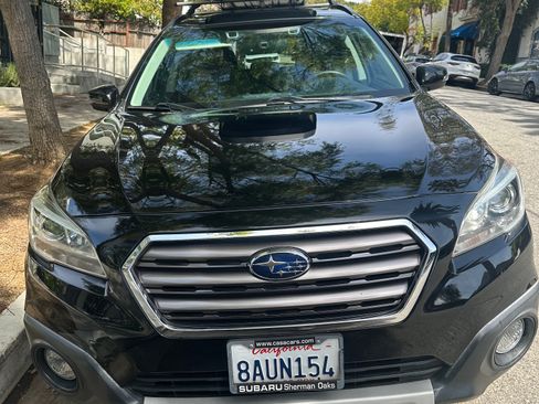 Used 2017 Subaru Outback 2.5i Touring image 16