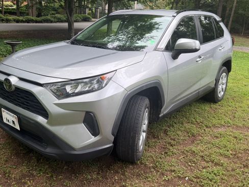 Used 2019 Toyota RAV4 LE w/ All Weather Liner Package AWD/4WD image 5