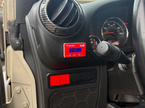 Used 2018 Jeep Wrangler Unlimited Rubicon AWD/4WD image 16