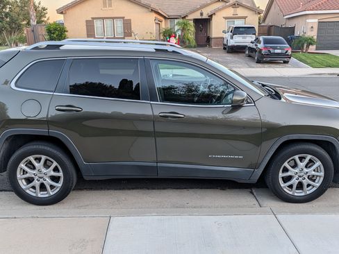 Used 2015 Jeep Cherokee Latitude image 5