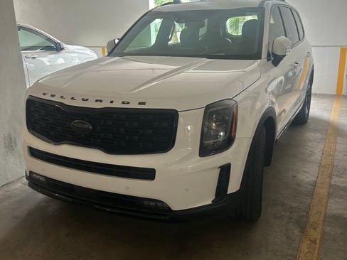 Used 2021 Kia Telluride SX w/ SX Prestige Package image 16
