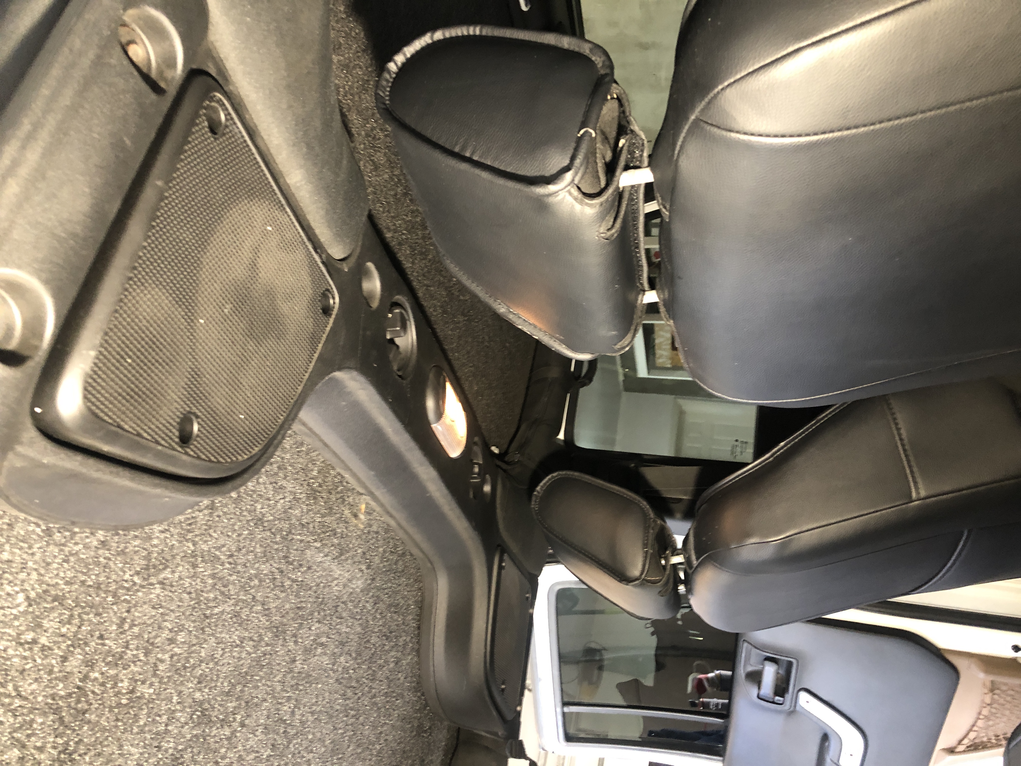 Used 2015 Jeep Wrangler Unlimited Sahara w/ Connectivity Group AWD/4WD image 17