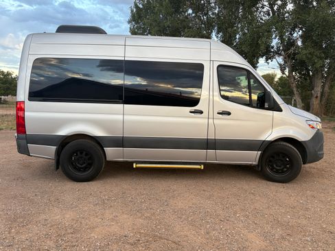 Used 2021 Mercedes-Benz Sprinter 1500 image 23