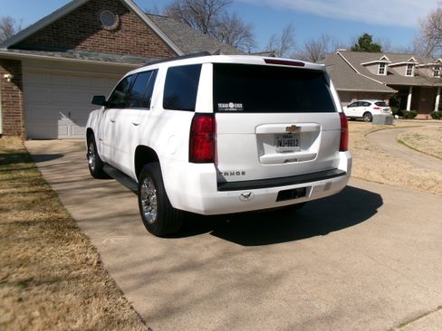 Used 2017 Chevrolet Tahoe LT RWD image 4