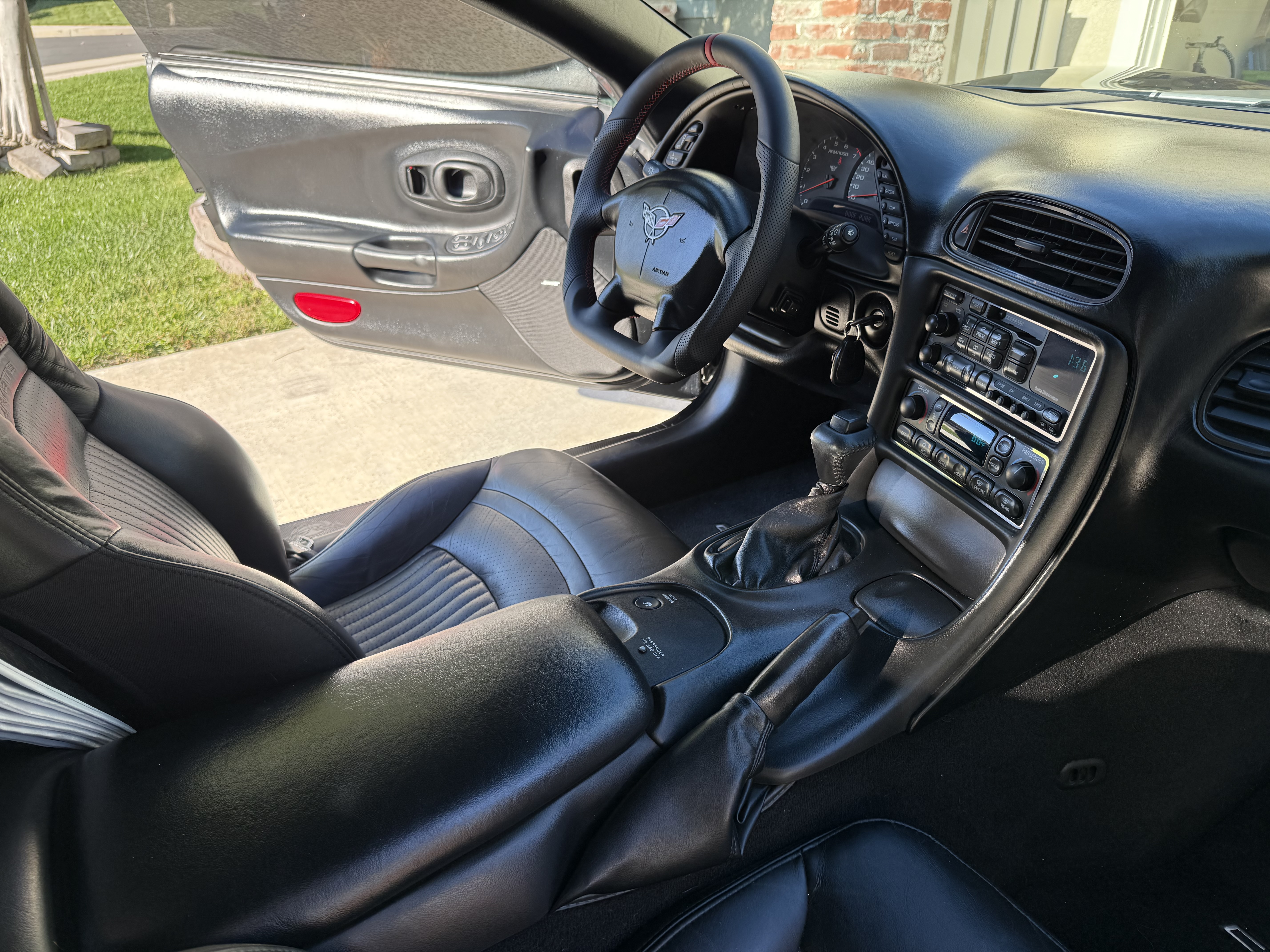 Used 2004 Chevrolet Corvette Convertible w/ Preferred Equipment Group RWD image 4