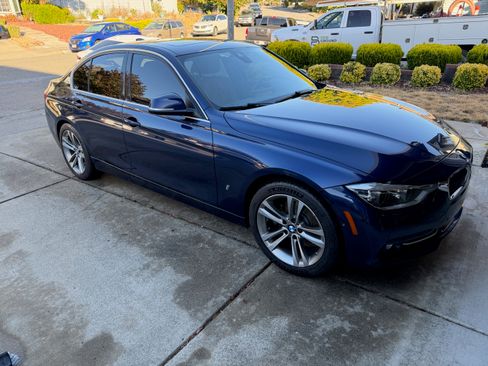 Used 2017 BMW 330e RWD image 1