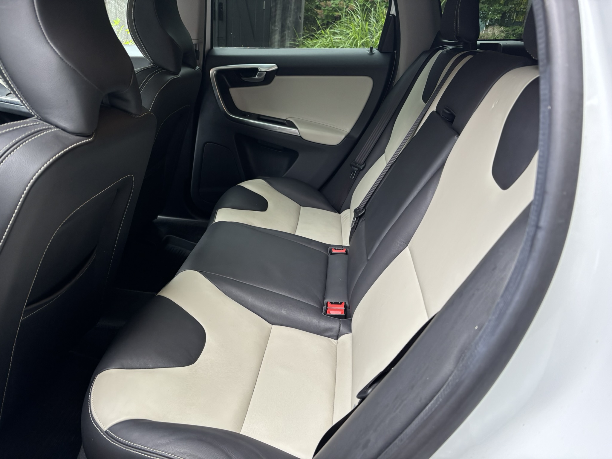 Used 2017 Volvo XC60 T5 Dynamic w/ Preferred Option Package AWD/4WD image 8