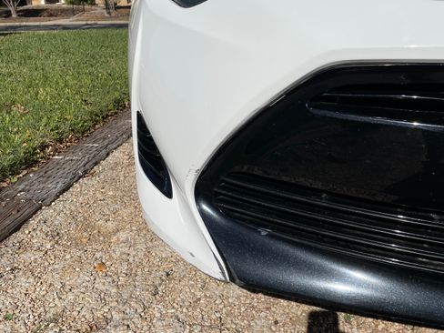 Used 2018 Toyota Corolla XSE image 9