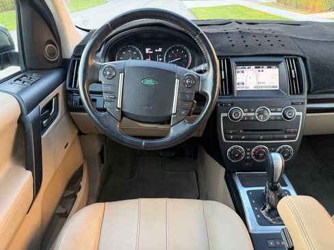 Used 2013 Land Rover LR2 AWD/4WD image 11