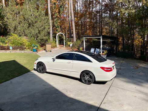 Used 2010 Mercedes-Benz E 550 Coupe image 6