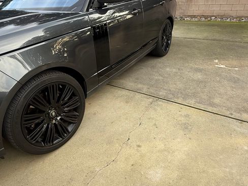 Used 2019 Land Rover Range Rover HSE image 2