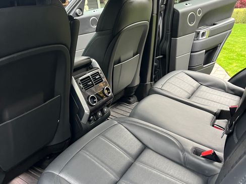 Used 2019 Land Rover Range Rover Sport HSE Dynamic image 9