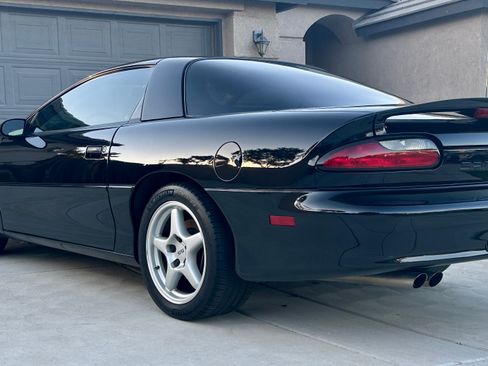 Used 1996 Chevrolet Camaro Z28 RWD image 8