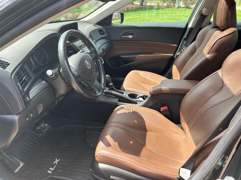 Used 2021 Acura ILX w/ Premium Package image 11