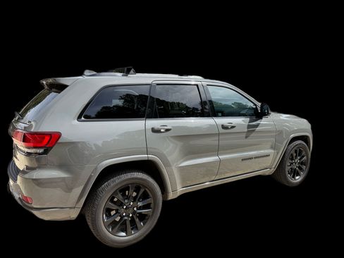 Used 2020 Jeep Grand Cherokee Altitude image 5