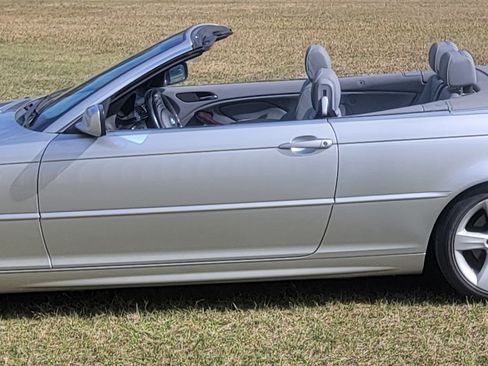 Used 2006 BMW 325Ci Convertible image 11