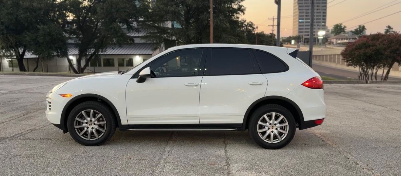 Used 2012 Porsche Cayenne AWD/4WD image 1