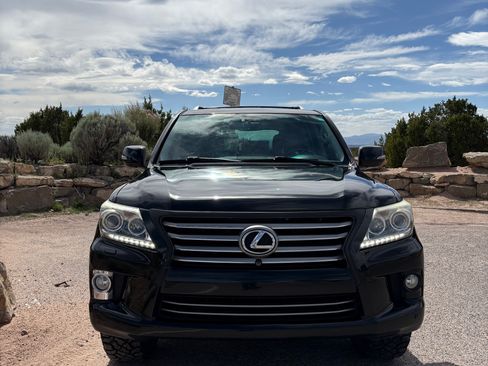 Used 2013 Lexus LX 570 4WD w/ Luxury Pkg image 2