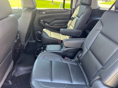 Used 2018 GMC Yukon XL SLT w/ Premium Edition image 9