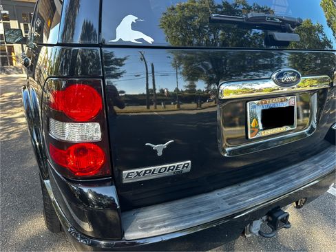 Used 2008 Ford Explorer XLT image 8