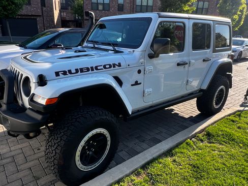 Used 2023 Jeep Wrangler Unlimited Rubicon w/ Cold Weather Group AWD/4WD image 11
