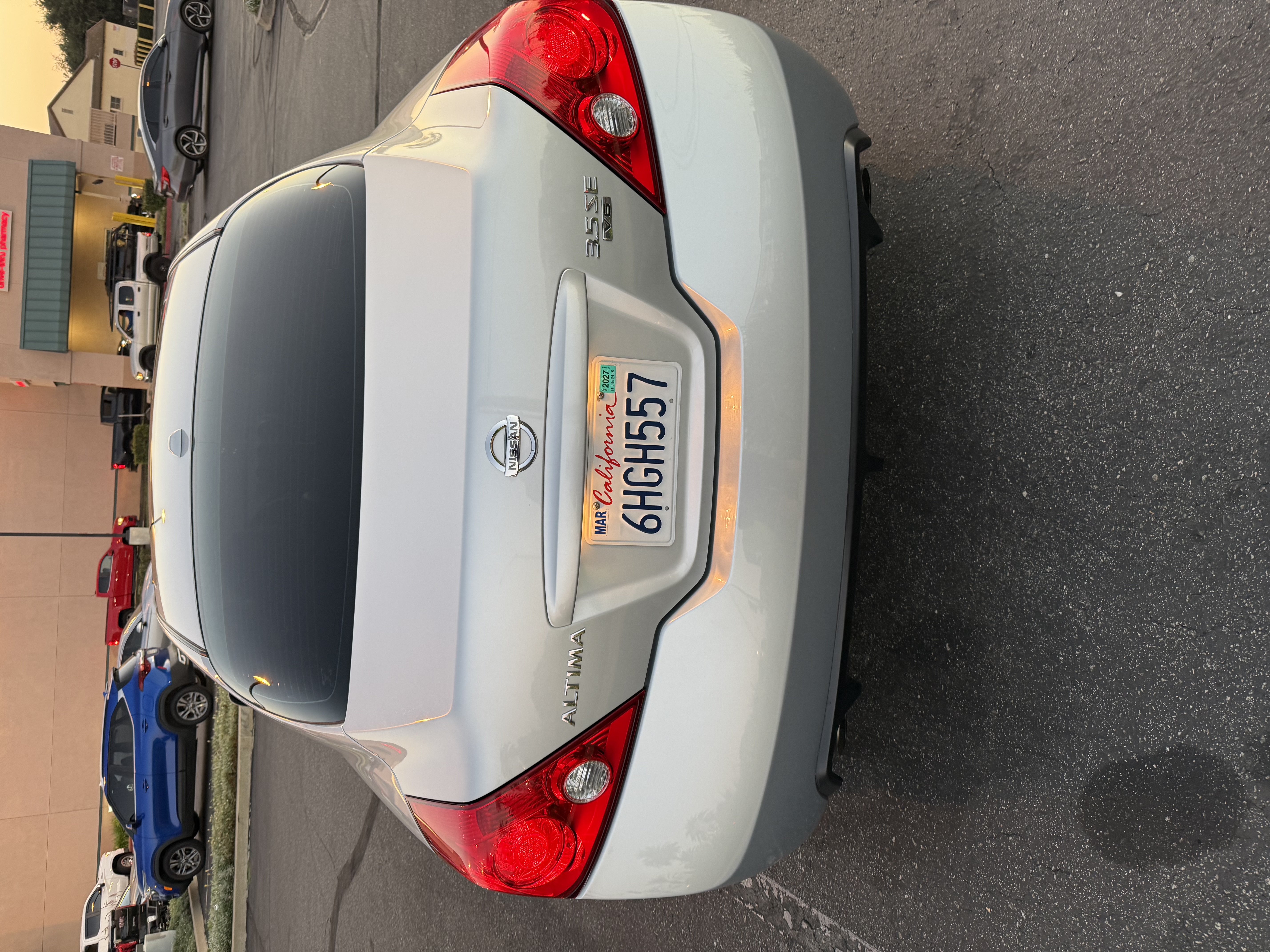 Used 2008 Nissan Altima 3.5 SE w/ Premium Pkg FWD image 5