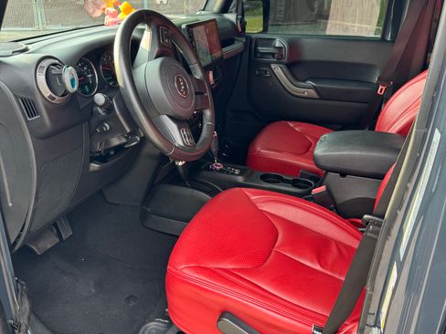 Used 2018 Jeep Wrangler Unlimited Sport S AWD/4WD image 29