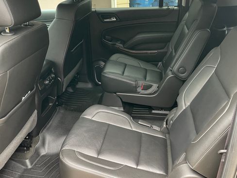 Used 2017 Chevrolet Suburban LT image 13