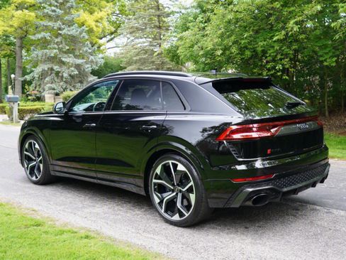 Used 2021 Audi RS Q8 w/ Carbon Optic Package AWD/4WD image 2