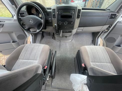Used 2011 Mercedes-Benz Sprinter 2500 image 22