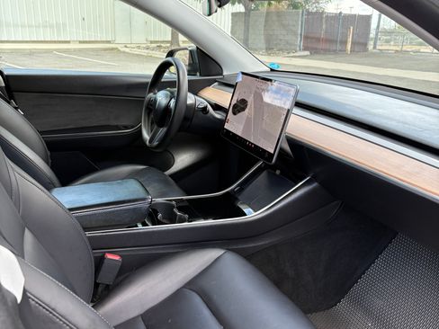 Used 2020 Tesla Model Y Long Range image 5